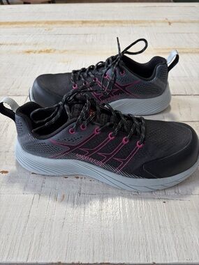 Merrell Moab Flight CF NEW Women’s size 8 Work Shoe Sneaker Black/Fuchsia